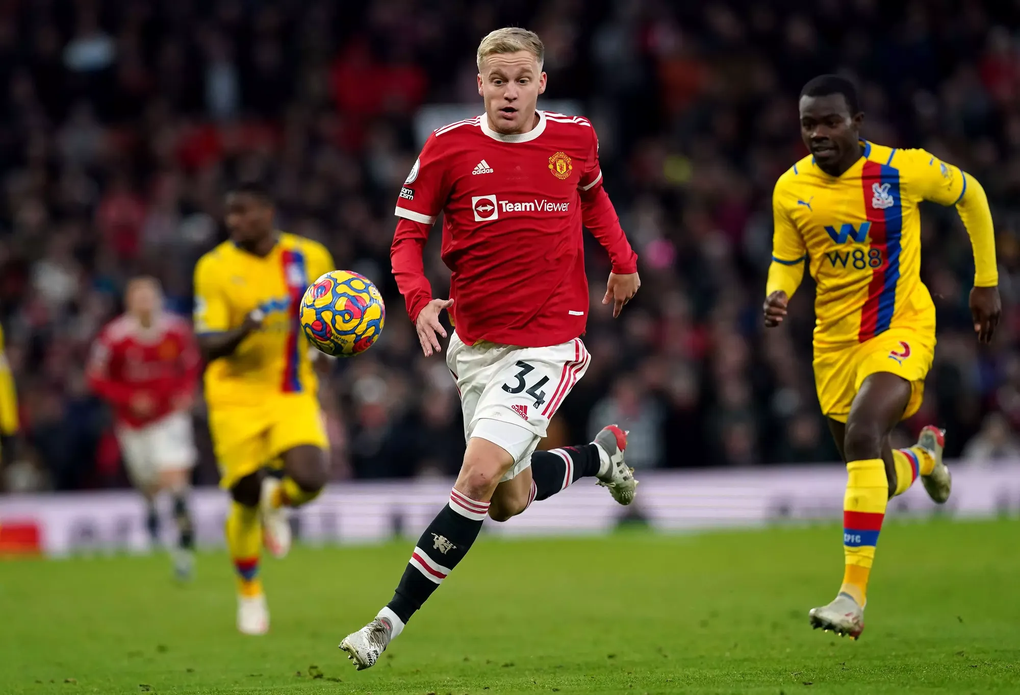 Donny van de Beek in action for Manchester United against Crystal Palace