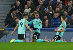 Brighton pile pressure on Benitez with first win at Everton