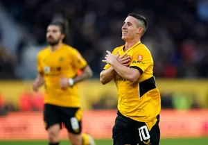 Daniel Podence bags double as Wolves sweep aside Sheffield United