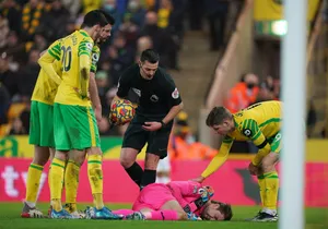 Norwich goalkeeper Tim Krul facing spell on sidelines with shoulder injury