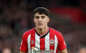 Southampton hopeful Tino Livramento will avoid knee surgery