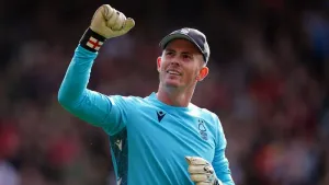 Dean Henderson doing all he can to earn World Cup spot – Steve Cooper