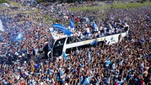 Argentina complete World Cup victory tour in helicopters as fans swarm streets