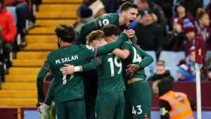 Liverpool close gap on Premier League top four with win at Aston Villa