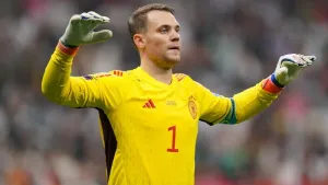 Manuel Neuer out for rest of season after breaking leg in skiing accident