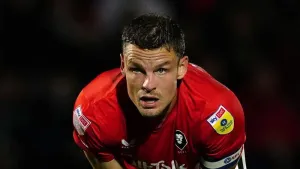 Matt Smith hat-trick helps Salford to victory at Grimsby