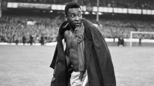 Neymar leads world of football’s tributes to Brazil great Pele