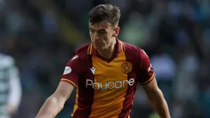 Barry Maguire joins Dundee on loan from Motherwell