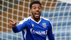 Bradford edge five-goal thriller against promotion rivals Salford