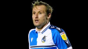 Bristol Rovers players and staff to shave hair off in support of Nick Anderton