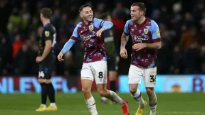 Burnley maintain lead as Sheffield United keep pace with win