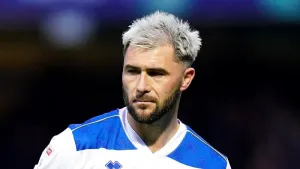 Charlie Austin brace earns Swindon draw with Gillingham