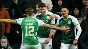 Hibernian squad fully behind under-pressure boss Lee Johnson – Kevin Nisbet