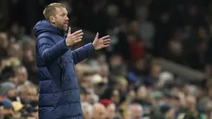 Joe Cole urges Chelsea fans to be patient with manager Graham Potter