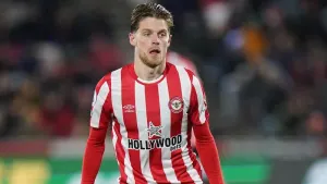 Mathias Jensen signs new deal with Brentford