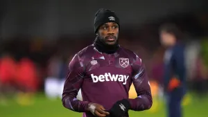 Michail Antonio will not be leaving West Ham, says manager David Moyes
