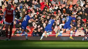 Sam Kerr snatches late point for Chelsea against Arsenal at the Emirates