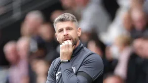 Stephen Robinson hails the resilience of 10-man St Mirren in Kilmarnock draw