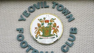 Ten-man Yeovil defy Wealdstone in goalless draw