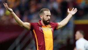 We’re conceding too easily – Kevin van Veen says soft goals costing Motherwell