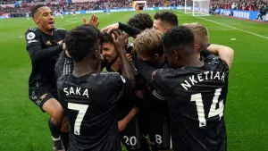 Arsenal win returns them to the top of the table as Manchester City slip up