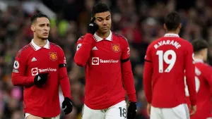 Casemiro red card takes shine off Manchester United win over Crystal Palace