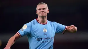Erling Haaland wraps up win as Man City beat Arsenal to go top of Premier League