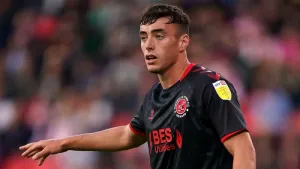 Harrison Holgate grabs winner as Fleetwood beat 10-man Charlton