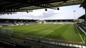 Hibernian win at St Mirren thanks to late Elie Youan strike