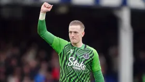 Jordan Pickford agrees new Everton contract