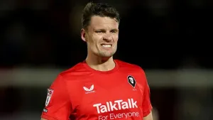 Salford see off struggling Rochdale to maintain promotion push