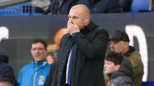 Sean Dyche wants Everton to be more positive in the penalty area