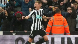 Sean Longstaff out to match brother Matty by toppling Manchester United