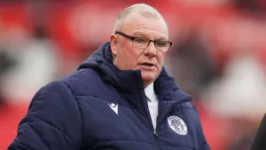Steve Evans slams ‘comedy show’ after Stevenage held by Sutton
