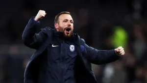 Swindon boss Jody Morris slams ref after Rushian Hepburn-Murphy’s red at Newport