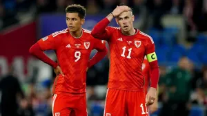 Brennan Johnson backed to deal with the pressure of Gareth Bale comparisons