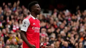Bukayo Saka scores twice as Arsenal beat Crystal Palace to go eight points clear
