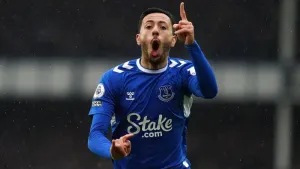 Dwight McNeil enjoying Everton reunion with Sean Dyche after change in fortunes