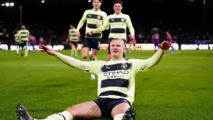 Erling Haaland penalty sees Manchester City past resilient Crystal Palace