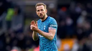 Harry Kane backed to shut out transfer talk and keep Tottenham on track