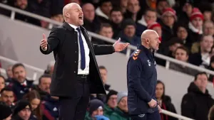 I’m not going to put a left-back up front – Sean Dyche backs Everton strikers