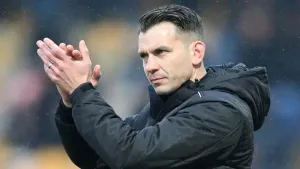 Matt Bloomfield secures first win as Wycombe boss with Fleetwood victory