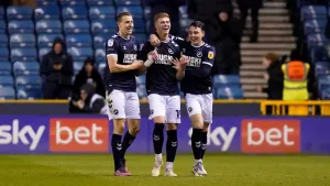Millwall maintain play-off push with narrow home win over struggling Swansea