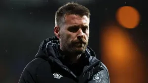 Rob Edwards left frustrated after late penalty denies Luton win at Sunderland