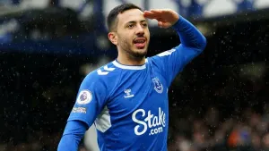 Sean Dyche believes relaxed Dwight McNeil has ‘got his shoulders back’