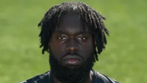 Ayo Obileye ‘has a big role to play’ at Livingston after signing new deal