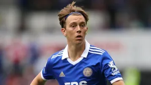 Callum Wright scores last-gasp winner as Plymouth manage to stay top