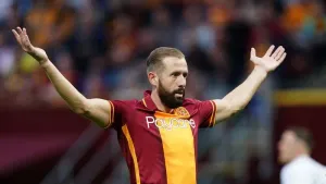 Celtic’s winning run halted by Motherwell as in-form Kevin van Veen scores again