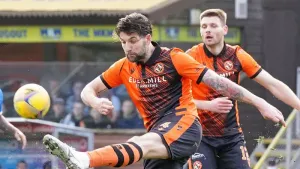 Charlie Mulgrew puts coaching plans on hold to aid Dundee Utd’s relegation fight
