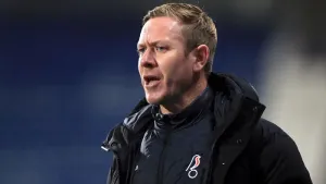 Dean Holden hails ‘outstanding’ Jes Rak-Sakyi after win over Burton